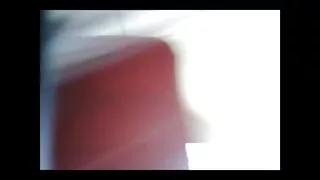 შავგრემანი მასაჟისტი იჯდა კლიენტის ყლე