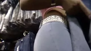 Pumped tattooed stud funneled cock შევიდა საშოში