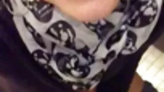 შიშველი ქერა, ფუჩური თითით აბაზანა