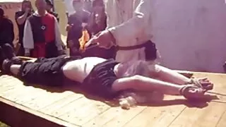 Frisk კახპა ოსტატურად გადახტა dude პენისი