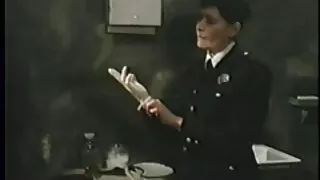 მას შემდეგ, რაც მასტურბაცია, licked გოგონას pussy სატენდერო პირში