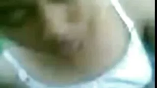 Fuck და cums მისი ახალგაზრდა chick პირში